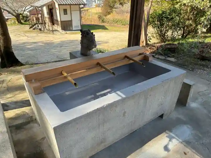 畝火山口神社の{uncategorized: "未分類", other: "その他", undefined: "問題あり", building: "その他建物", grave: "お墓", sacred_gate: "鳥居", guardian: "狛犬", statue: "像", buddha: "仏像", history: "歴史", nature: "自然", garden: "庭園", animal: "動物", pagoda: "塔", temizu: "手水舎", mountain_gate: "山門・神門", sanctuary: "本殿・本堂", subordinate: "末社・摂社", art: "芸術", scenery: "景色", jizo: "地蔵", ema: "絵馬", goshuin: "御朱印", omikuji: "おみくじ", items: "授与品その他", amulet: "お守り", goshuincho: "御朱印帳", eats: "食事", festival: "お祭り", votive_dance: "神楽", shichigosan: "七五三参", wedding: "結婚式", experience: "体験その他", initially: "初詣", around: "周辺", anti_infection: "感染症対策"}