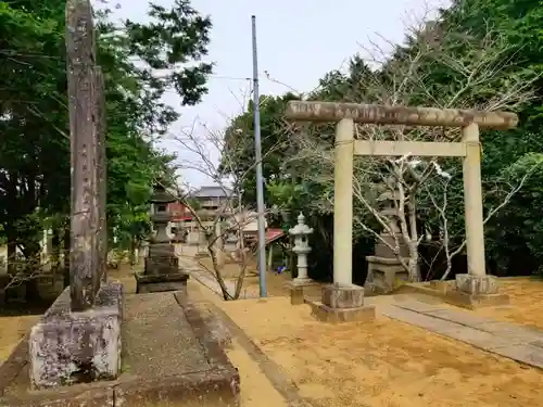 椿ノ海　水神社の鳥居