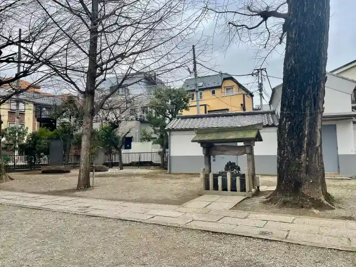 西早稲田天祖神社の{uncategorized: "未分類", other: "その他", undefined: "問題あり", building: "その他建物", grave: "お墓", sacred_gate: "鳥居", guardian: "狛犬", statue: "像", buddha: "仏像", history: "歴史", nature: "自然", garden: "庭園", animal: "動物", pagoda: "塔", temizu: "手水舎", mountain_gate: "山門・神門", sanctuary: "本殿・本堂", subordinate: "末社・摂社", art: "芸術", scenery: "景色", jizo: "地蔵", ema: "絵馬", goshuin: "御朱印", omikuji: "おみくじ", items: "授与品その他", amulet: "お守り", goshuincho: "御朱印帳", eats: "食事", festival: "お祭り", votive_dance: "神楽", shichigosan: "七五三参", wedding: "結婚式", experience: "体験その他", initially: "初詣", around: "周辺", anti_infection: "感染症対策"}