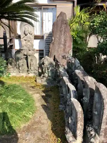 浄国寺の像