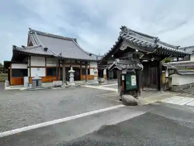 広潭寺の{uncategorized: "未分類", other: "その他", undefined: "問題あり", building: "その他建物", grave: "お墓", sacred_gate: "鳥居", guardian: "狛犬", statue: "像", buddha: "仏像", history: "歴史", nature: "自然", garden: "庭園", animal: "動物", pagoda: "塔", temizu: "手水舎", mountain_gate: "山門・神門", sanctuary: "本殿・本堂", subordinate: "末社・摂社", art: "芸術", scenery: "景色", jizo: "地蔵", ema: "絵馬", goshuin: "御朱印", omikuji: "おみくじ", items: "授与品その他", amulet: "お守り", goshuincho: "御朱印帳", eats: "食事", festival: "お祭り", votive_dance: "神楽", shichigosan: "七五三参", wedding: "結婚式", experience: "体験その他", initially: "初詣", around: "周辺", anti_infection: "感染症対策"}