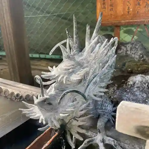 諏訪神社の手水舎