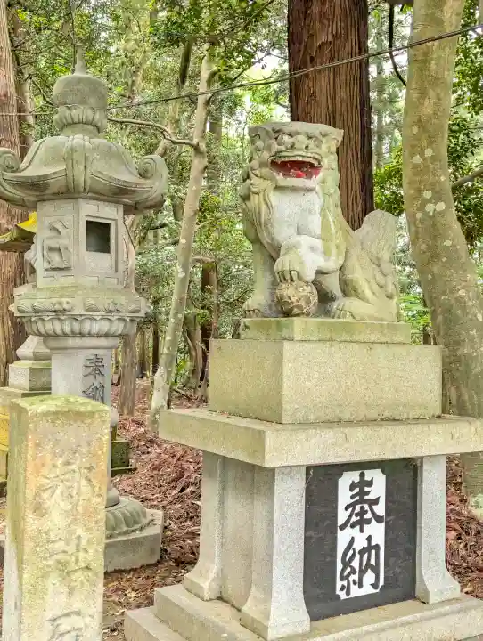 石部神社の{uncategorized: "未分類", other: "その他", undefined: "問題あり", building: "その他建物", grave: "お墓", sacred_gate: "鳥居", guardian: "狛犬", statue: "像", buddha: "仏像", history: "歴史", nature: "自然", garden: "庭園", animal: "動物", pagoda: "塔", temizu: "手水舎", mountain_gate: "山門・神門", sanctuary: "本殿・本堂", subordinate: "末社・摂社", art: "芸術", scenery: "景色", jizo: "地蔵", ema: "絵馬", goshuin: "御朱印", omikuji: "おみくじ", items: "授与品その他", amulet: "お守り", goshuincho: "御朱印帳", eats: "食事", festival: "お祭り", votive_dance: "神楽", shichigosan: "七五三参", wedding: "結婚式", experience: "体験その他", initially: "初詣", around: "周辺", anti_infection: "感染症対策"}
