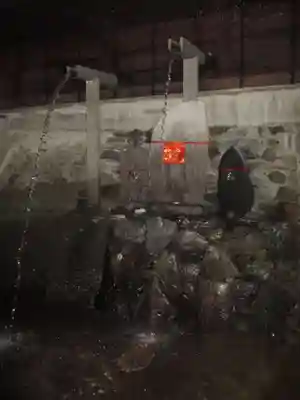 脳天大神龍王院の手水舎