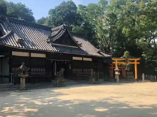 白鳥神社の本殿