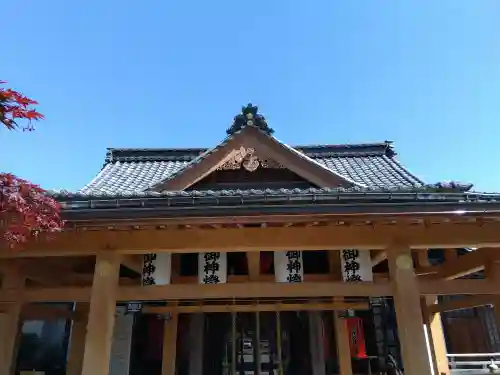 總社 和田八幡宮の{uncategorized: "未分類", other: "その他", undefined: "問題あり", building: "その他建物", grave: "お墓", sacred_gate: "鳥居", guardian: "狛犬", statue: "像", buddha: "仏像", history: "歴史", nature: "自然", garden: "庭園", animal: "動物", pagoda: "塔", temizu: "手水舎", mountain_gate: "山門・神門", sanctuary: "本殿・本堂", subordinate: "末社・摂社", art: "芸術", scenery: "景色", jizo: "地蔵", ema: "絵馬", goshuin: "御朱印", omikuji: "おみくじ", items: "授与品その他", amulet: "お守り", goshuincho: "御朱印帳", eats: "食事", festival: "お祭り", votive_dance: "神楽", shichigosan: "七五三参", wedding: "結婚式", experience: "体験その他", initially: "初詣", around: "周辺", anti_infection: "感染症対策"}