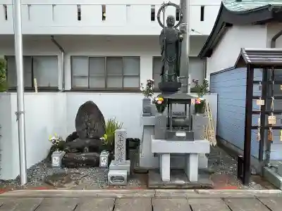 浄祐寺の{uncategorized: "未分類", other: "その他", undefined: "問題あり", building: "その他建物", grave: "お墓", sacred_gate: "鳥居", guardian: "狛犬", statue: "像", buddha: "仏像", history: "歴史", nature: "自然", garden: "庭園", animal: "動物", pagoda: "塔", temizu: "手水舎", mountain_gate: "山門・神門", sanctuary: "本殿・本堂", subordinate: "末社・摂社", art: "芸術", scenery: "景色", jizo: "地蔵", ema: "絵馬", goshuin: "御朱印", omikuji: "おみくじ", items: "授与品その他", amulet: "お守り", goshuincho: "御朱印帳", eats: "食事", festival: "お祭り", votive_dance: "神楽", shichigosan: "七五三参", wedding: "結婚式", experience: "体験その他", initially: "初詣", around: "周辺", anti_infection: "感染症対策"}
