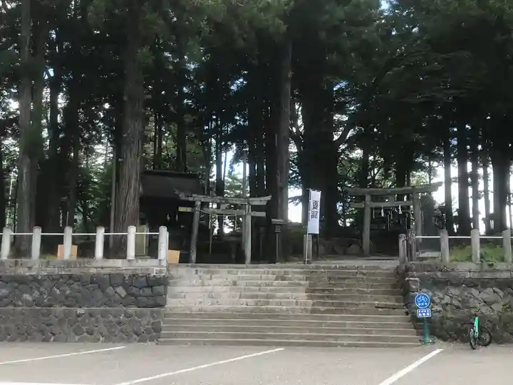 諏訪大社下社秋宮(長野県)