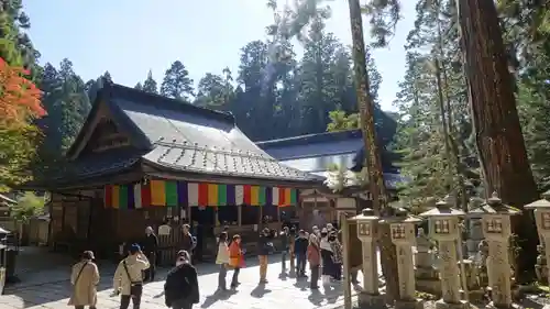 高野山金剛峯寺奥の院(和歌山県)