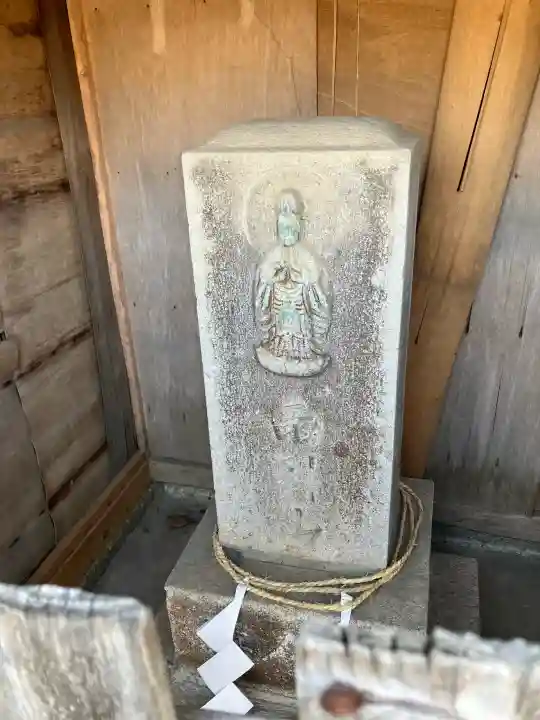 大沖神社の{uncategorized: "未分類", other: "その他", undefined: "問題あり", building: "その他建物", grave: "お墓", sacred_gate: "鳥居", guardian: "狛犬", statue: "像", buddha: "仏像", history: "歴史", nature: "自然", garden: "庭園", animal: "動物", pagoda: "塔", temizu: "手水舎", mountain_gate: "山門・神門", sanctuary: "本殿・本堂", subordinate: "末社・摂社", art: "芸術", scenery: "景色", jizo: "地蔵", ema: "絵馬", goshuin: "御朱印", omikuji: "おみくじ", items: "授与品その他", amulet: "お守り", goshuincho: "御朱印帳", eats: "食事", festival: "お祭り", votive_dance: "神楽", shichigosan: "七五三参", wedding: "結婚式", experience: "体験その他", initially: "初詣", around: "周辺", anti_infection: "感染症対策"}