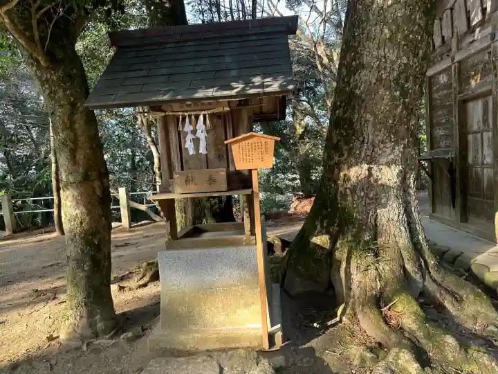 玉作湯神社の{uncategorized: "未分類", other: "その他", undefined: "問題あり", building: "その他建物", grave: "お墓", sacred_gate: "鳥居", guardian: "狛犬", statue: "像", buddha: "仏像", history: "歴史", nature: "自然", garden: "庭園", animal: "動物", pagoda: "塔", temizu: "手水舎", mountain_gate: "山門・神門", sanctuary: "本殿・本堂", subordinate: "末社・摂社", art: "芸術", scenery: "景色", jizo: "地蔵", ema: "絵馬", goshuin: "御朱印", omikuji: "おみくじ", items: "授与品その他", amulet: "お守り", goshuincho: "御朱印帳", eats: "食事", festival: "お祭り", votive_dance: "神楽", shichigosan: "七五三参", wedding: "結婚式", experience: "体験その他", initially: "初詣", around: "周辺", anti_infection: "感染症対策"}