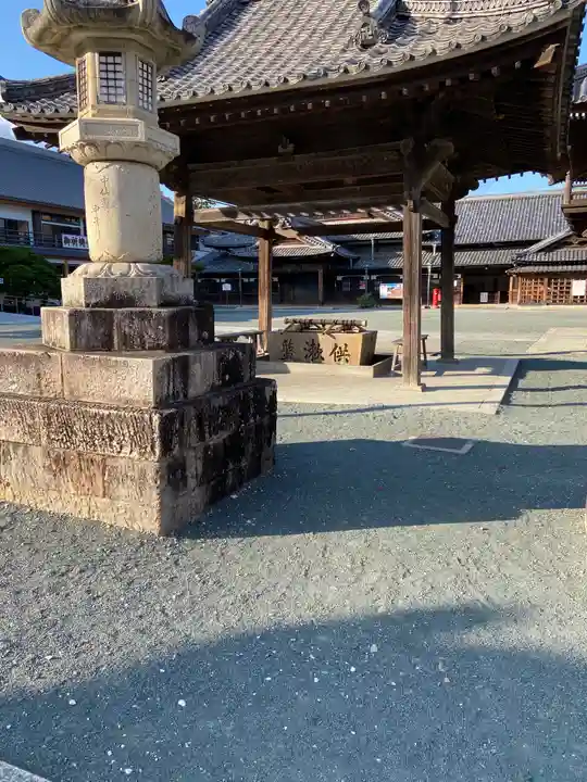 豊川閣 妙厳寺の手水舎
