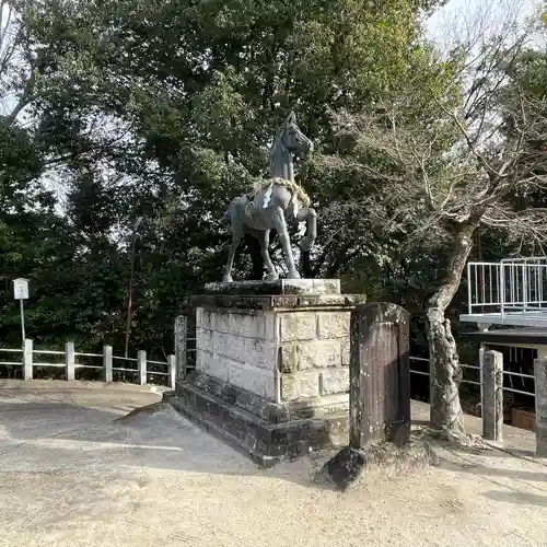 八劔神社（大森）の狛犬