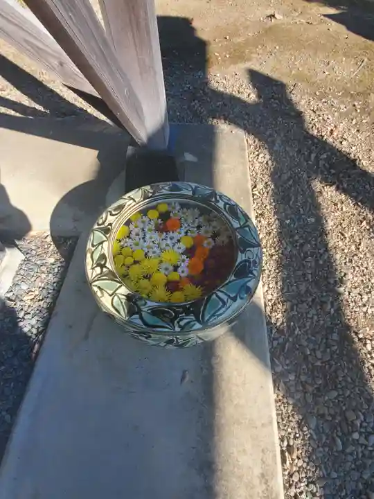 久伊豆神社大雷神社合殿の手水舎