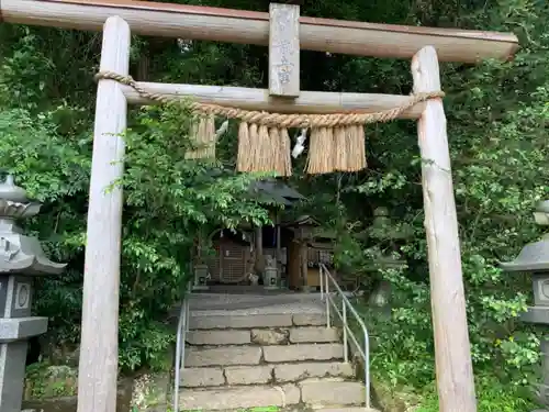 荒立神社の鳥居