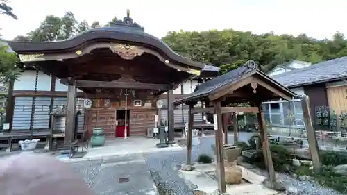 大慈寺の本殿・本堂