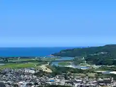 守りの神　藤基神社の自然