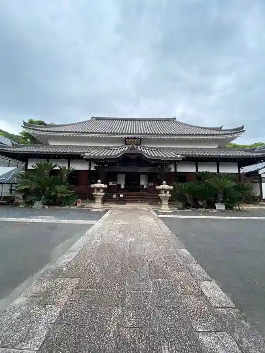 國前寺の本殿・本堂