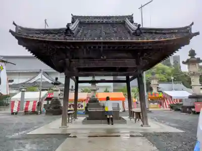 豊川閣　妙厳寺の手水舎