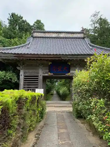 根本寺の山門