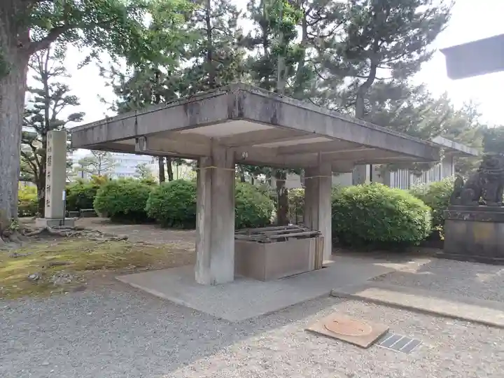 福井神社の手水舎