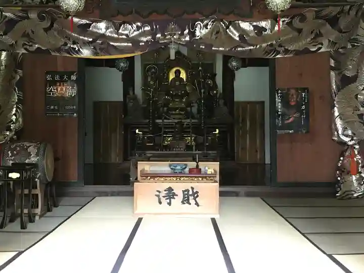 上宮寺の本殿・本堂