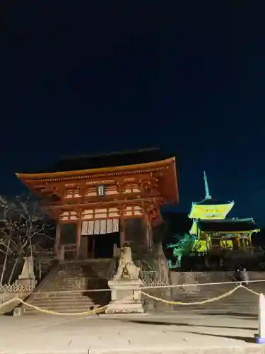 清水寺の山門・神門