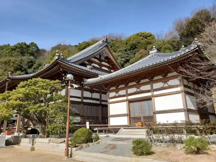 勝福寺の本殿・本堂