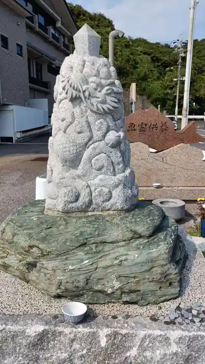 龍神宮の像