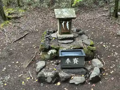 新屋山神社奥宮(山梨県)