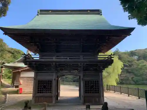 賢沼寺（沼ノ内弁財天）の山門・神門