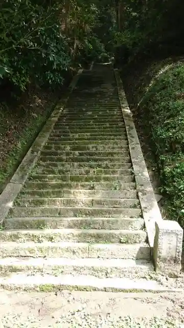 飛鳥川上坐宇須多岐比売命神社の建物その他