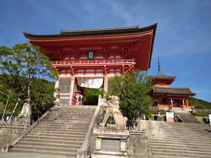 清水寺の山門・神門