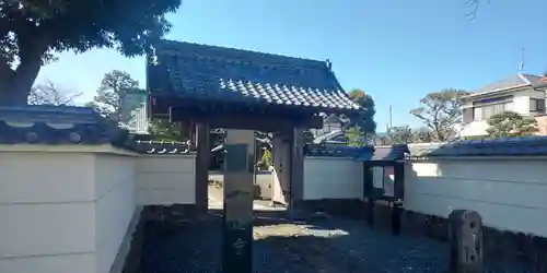 一華院大蓮寺の山門