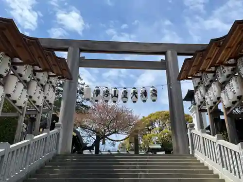 伊勢山皇大神宮の鳥居