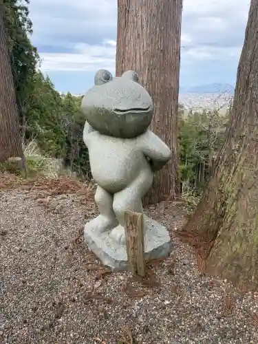 春日山神社の{uncategorized: "未分類", other: "その他", undefined: "問題あり", building: "その他建物", grave: "お墓", sacred_gate: "鳥居", guardian: "狛犬", statue: "像", buddha: "仏像", history: "歴史", nature: "自然", garden: "庭園", animal: "動物", pagoda: "塔", temizu: "手水舎", mountain_gate: "山門・神門", sanctuary: "本殿・本堂", subordinate: "末社・摂社", art: "芸術", scenery: "景色", jizo: "地蔵", ema: "絵馬", goshuin: "御朱印", omikuji: "おみくじ", items: "授与品その他", amulet: "お守り", goshuincho: "御朱印帳", eats: "食事", festival: "お祭り", votive_dance: "神楽", shichigosan: "七五三参", wedding: "結婚式", experience: "体験その他", initially: "初詣", around: "周辺", anti_infection: "感染症対策"}