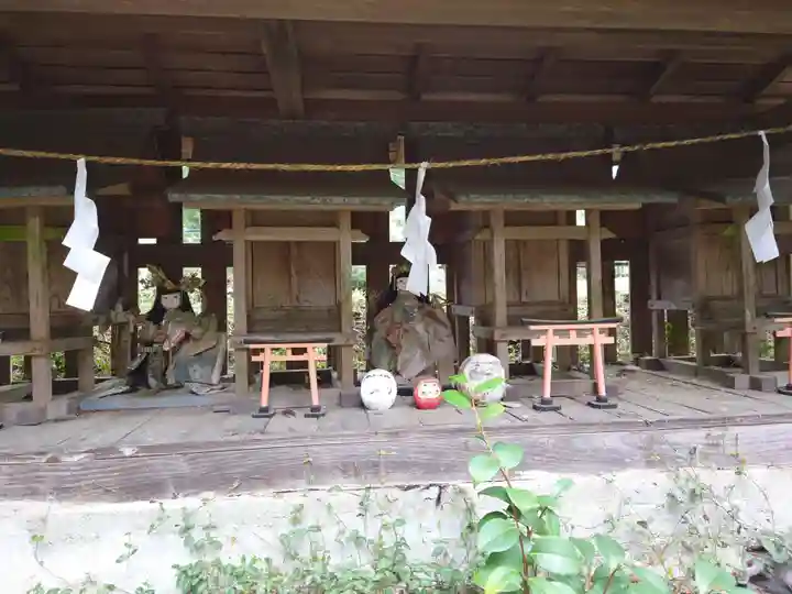 石楯尾神社の末社・摂社