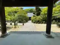 伊勢の国 四天王寺の{uncategorized: "未分類", other: "その他", undefined: "問題あり", building: "その他建物", grave: "お墓", sacred_gate: "鳥居", guardian: "狛犬", statue: "像", buddha: "仏像", history: "歴史", nature: "自然", garden: "庭園", animal: "動物", pagoda: "塔", temizu: "手水舎", mountain_gate: "山門・神門", sanctuary: "本殿・本堂", subordinate: "末社・摂社", art: "芸術", scenery: "景色", jizo: "地蔵", ema: "絵馬", goshuin: "御朱印", omikuji: "おみくじ", items: "授与品その他", amulet: "お守り", goshuincho: "御朱印帳", eats: "食事", festival: "お祭り", votive_dance: "神楽", shichigosan: "七五三参", wedding: "結婚式", experience: "体験その他", initially: "初詣", around: "周辺", anti_infection: "感染症対策"}