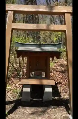 熊野皇大神社の{uncategorized: "未分類", other: "その他", undefined: "問題あり", building: "その他建物", grave: "お墓", sacred_gate: "鳥居", guardian: "狛犬", statue: "像", buddha: "仏像", history: "歴史", nature: "自然", garden: "庭園", animal: "動物", pagoda: "塔", temizu: "手水舎", mountain_gate: "山門・神門", sanctuary: "本殿・本堂", subordinate: "末社・摂社", art: "芸術", scenery: "景色", jizo: "地蔵", ema: "絵馬", goshuin: "御朱印", omikuji: "おみくじ", items: "授与品その他", amulet: "お守り", goshuincho: "御朱印帳", eats: "食事", festival: "お祭り", votive_dance: "神楽", shichigosan: "七五三参", wedding: "結婚式", experience: "体験その他", initially: "初詣", around: "周辺", anti_infection: "感染症対策"}