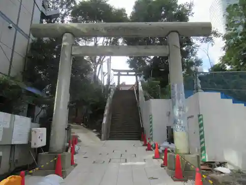 西久保八幡神社の鳥居