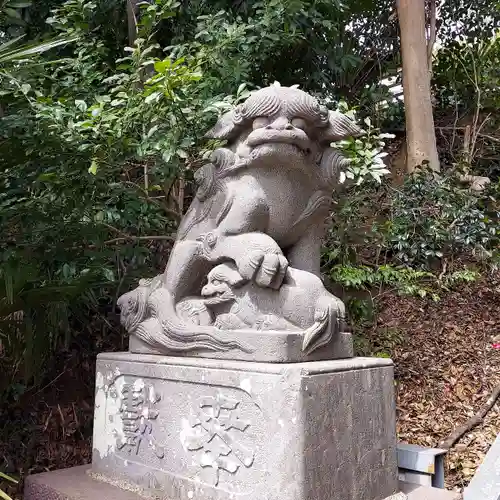 白旗神社の狛犬