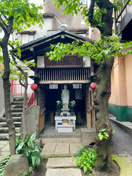 薬王寺の{uncategorized: "未分類", other: "その他", undefined: "問題あり", building: "その他建物", grave: "お墓", sacred_gate: "鳥居", guardian: "狛犬", statue: "像", buddha: "仏像", history: "歴史", nature: "自然", garden: "庭園", animal: "動物", pagoda: "塔", temizu: "手水舎", mountain_gate: "山門・神門", sanctuary: "本殿・本堂", subordinate: "末社・摂社", art: "芸術", scenery: "景色", jizo: "地蔵", ema: "絵馬", goshuin: "御朱印", omikuji: "おみくじ", items: "授与品その他", amulet: "お守り", goshuincho: "御朱印帳", eats: "食事", festival: "お祭り", votive_dance: "神楽", shichigosan: "七五三参", wedding: "結婚式", experience: "体験その他", initially: "初詣", around: "周辺", anti_infection: "感染症対策"}