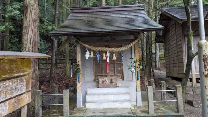 横倉神社の末社・摂社
