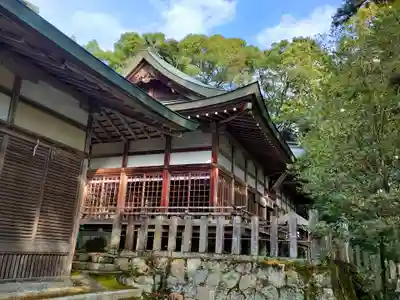 敢國神社の本殿・本堂