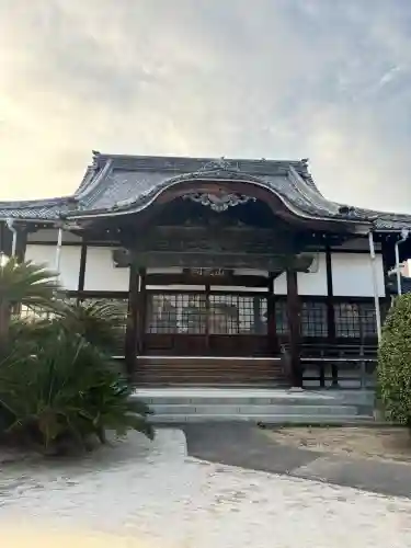 大通寺の{uncategorized: "未分類", other: "その他", undefined: "問題あり", building: "その他建物", grave: "お墓", sacred_gate: "鳥居", guardian: "狛犬", statue: "像", buddha: "仏像", history: "歴史", nature: "自然", garden: "庭園", animal: "動物", pagoda: "塔", temizu: "手水舎", mountain_gate: "山門・神門", sanctuary: "本殿・本堂", subordinate: "末社・摂社", art: "芸術", scenery: "景色", jizo: "地蔵", ema: "絵馬", goshuin: "御朱印", omikuji: "おみくじ", items: "授与品その他", amulet: "お守り", goshuincho: "御朱印帳", eats: "食事", festival: "お祭り", votive_dance: "神楽", shichigosan: "七五三参", wedding: "結婚式", experience: "体験その他", initially: "初詣", around: "周辺", anti_infection: "感染症対策"}