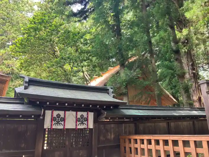 諏訪大社下社秋宮(長野県)