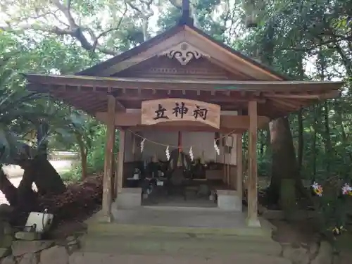 鏡神社の本殿