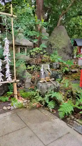 御器所八幡宮の{uncategorized: "未分類", other: "その他", undefined: "問題あり", building: "その他建物", grave: "お墓", sacred_gate: "鳥居", guardian: "狛犬", statue: "像", buddha: "仏像", history: "歴史", nature: "自然", garden: "庭園", animal: "動物", pagoda: "塔", temizu: "手水舎", mountain_gate: "山門・神門", sanctuary: "本殿・本堂", subordinate: "末社・摂社", art: "芸術", scenery: "景色", jizo: "地蔵", ema: "絵馬", goshuin: "御朱印", omikuji: "おみくじ", items: "授与品その他", amulet: "お守り", goshuincho: "御朱印帳", eats: "食事", festival: "お祭り", votive_dance: "神楽", shichigosan: "七五三参", wedding: "結婚式", experience: "体験その他", initially: "初詣", around: "周辺", anti_infection: "感染症対策"}