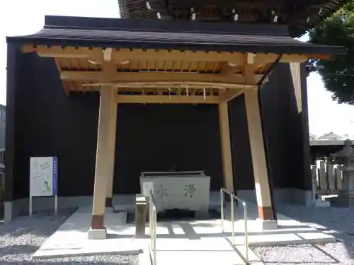 味鋺神社の手水舎