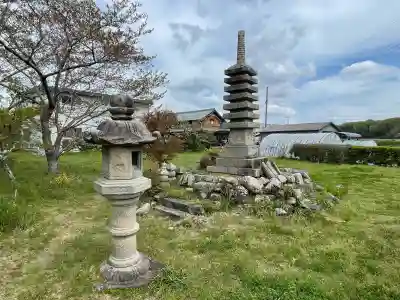 長徳寺の{uncategorized: "未分類", other: "その他", undefined: "問題あり", building: "その他建物", grave: "お墓", sacred_gate: "鳥居", guardian: "狛犬", statue: "像", buddha: "仏像", history: "歴史", nature: "自然", garden: "庭園", animal: "動物", pagoda: "塔", temizu: "手水舎", mountain_gate: "山門・神門", sanctuary: "本殿・本堂", subordinate: "末社・摂社", art: "芸術", scenery: "景色", jizo: "地蔵", ema: "絵馬", goshuin: "御朱印", omikuji: "おみくじ", items: "授与品その他", amulet: "お守り", goshuincho: "御朱印帳", eats: "食事", festival: "お祭り", votive_dance: "神楽", shichigosan: "七五三参", wedding: "結婚式", experience: "体験その他", initially: "初詣", around: "周辺", anti_infection: "感染症対策"}